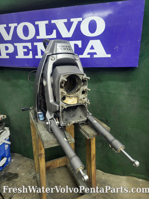 Volvo Penta Dps-B Dps-A Sx-A transom shield with Trim pump and Cylinder 3869478