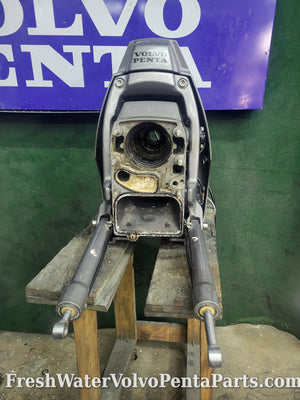 Volvo Penta Dps-B Dps-A Sx-A transom shield with Trim pump and Cylinder 3869478