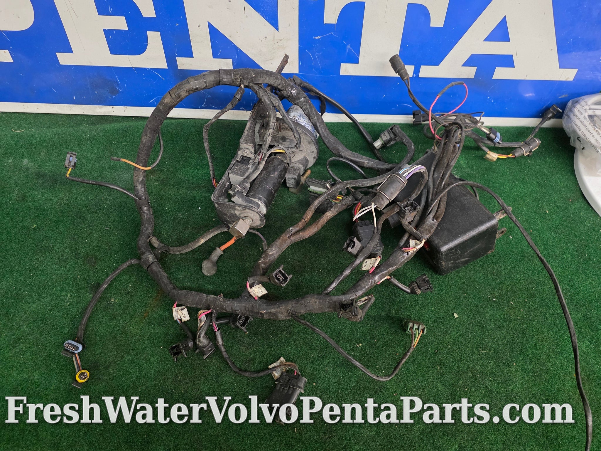 Volvo Penta 7.4 GI MPFI wiring harness  Engine wiring harness 454 , 3858297 ?