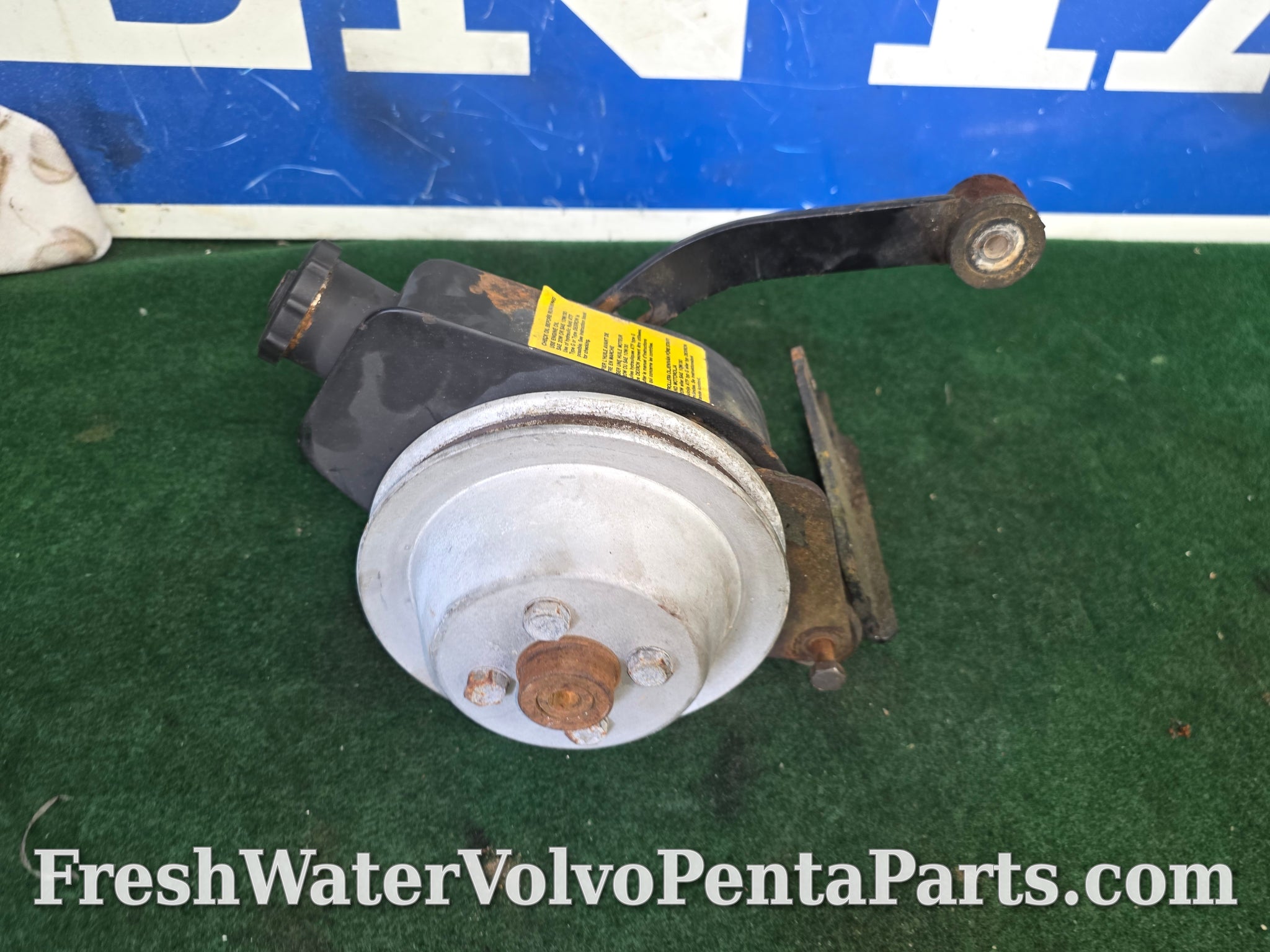 Volvo Penta AQ 151 131 Power steering pump with bracketing B230 230 B AQ171 AQ151 AQ131
