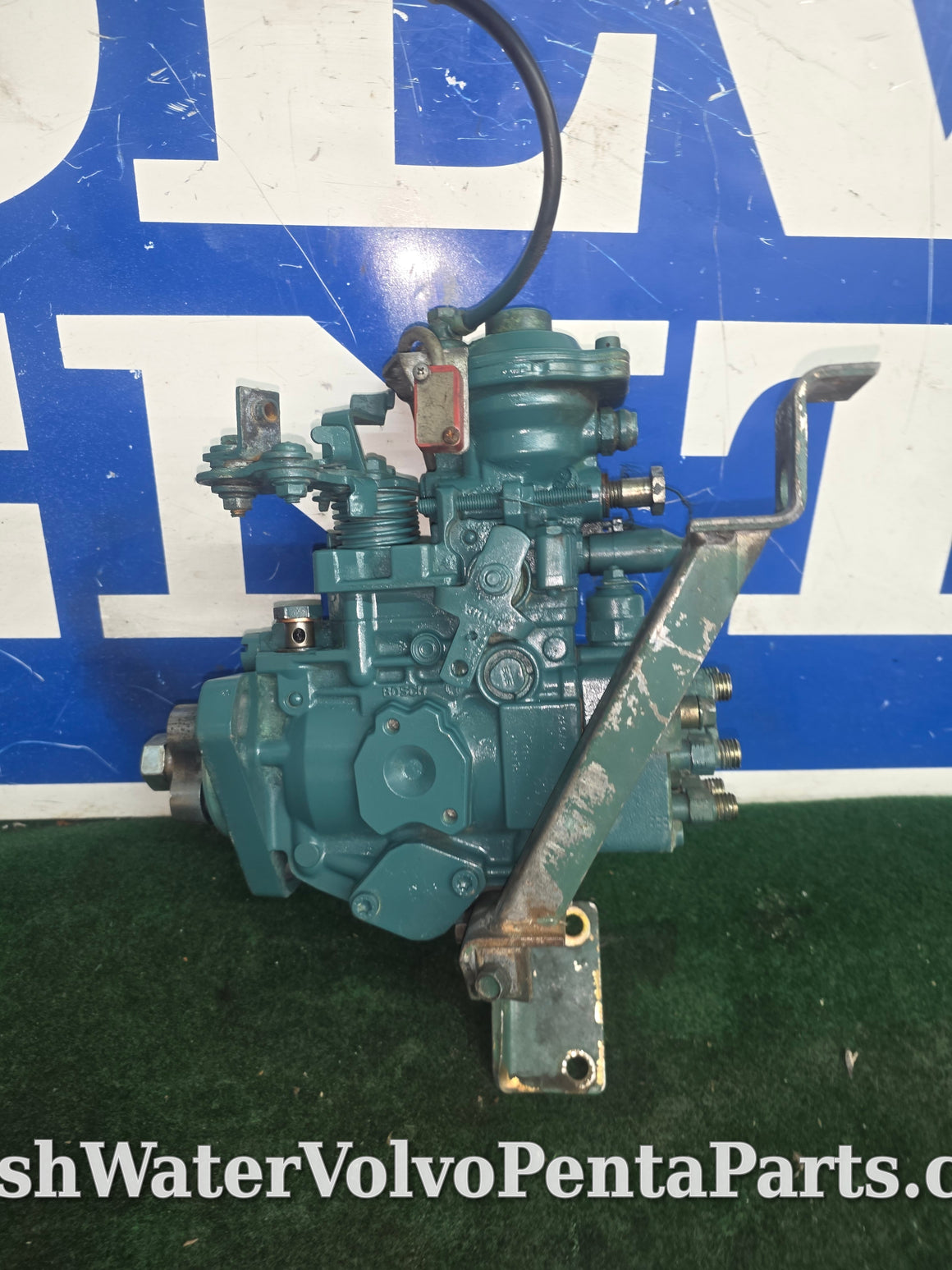 Volvo Penta KAD42-A Bosch diesel 6 Cylinder fuel injection pump
