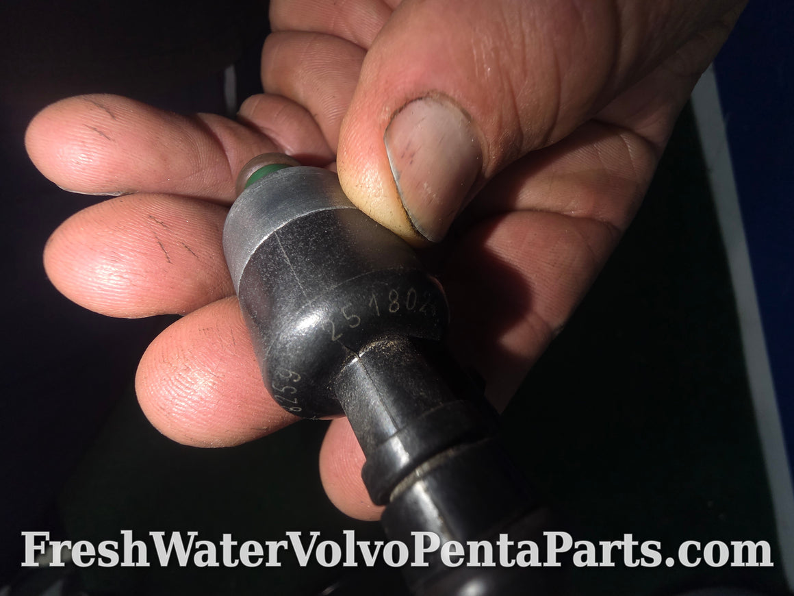 Volvo Penta  / Mercruiser  , 7.4Gi 8 running take out fuel injectors 25180245 rpl 3857700