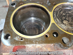 Volvo Penta B230 2.3L Short block 1987 Low hours AQ131 4 cylinder Rotating assembly