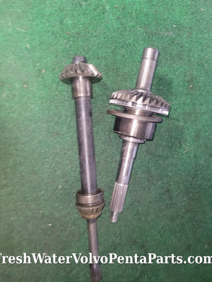 Volvo Penta Lower 1.61 V8 Gear set 270 275 280 Prop shaft 839385 Vert Shaft 832555